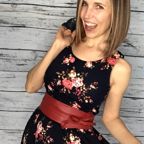 Cinch Wrap Belt - Multiple Color Options - Picture 2 of 4